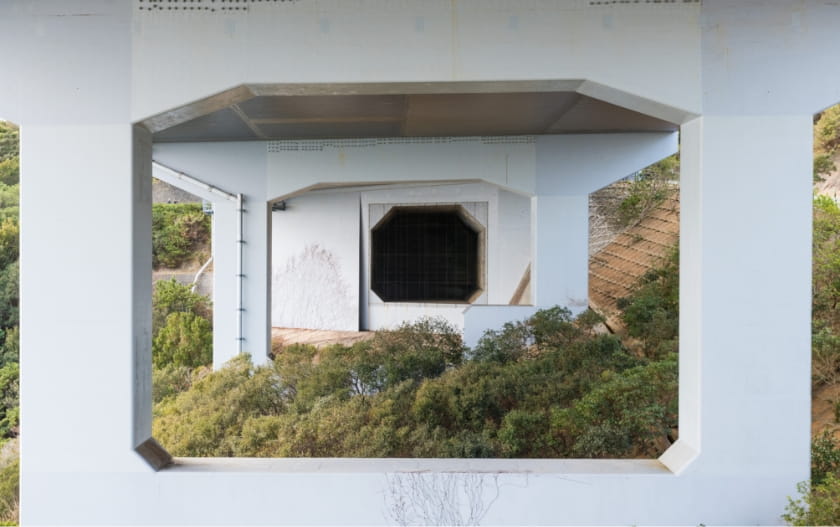 Tokushima Prefectural Uzu-no-Michi Discovering a Hole in the Bridge Pillar